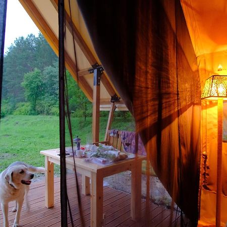 Глемпінг Шатро Hotel Ul'yaniki Eksteriør billede