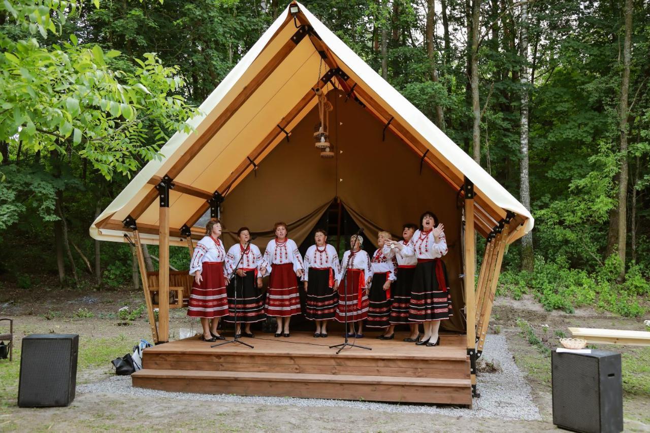 Глемпінг Шатро Hotel Ul'yaniki Eksteriør billede